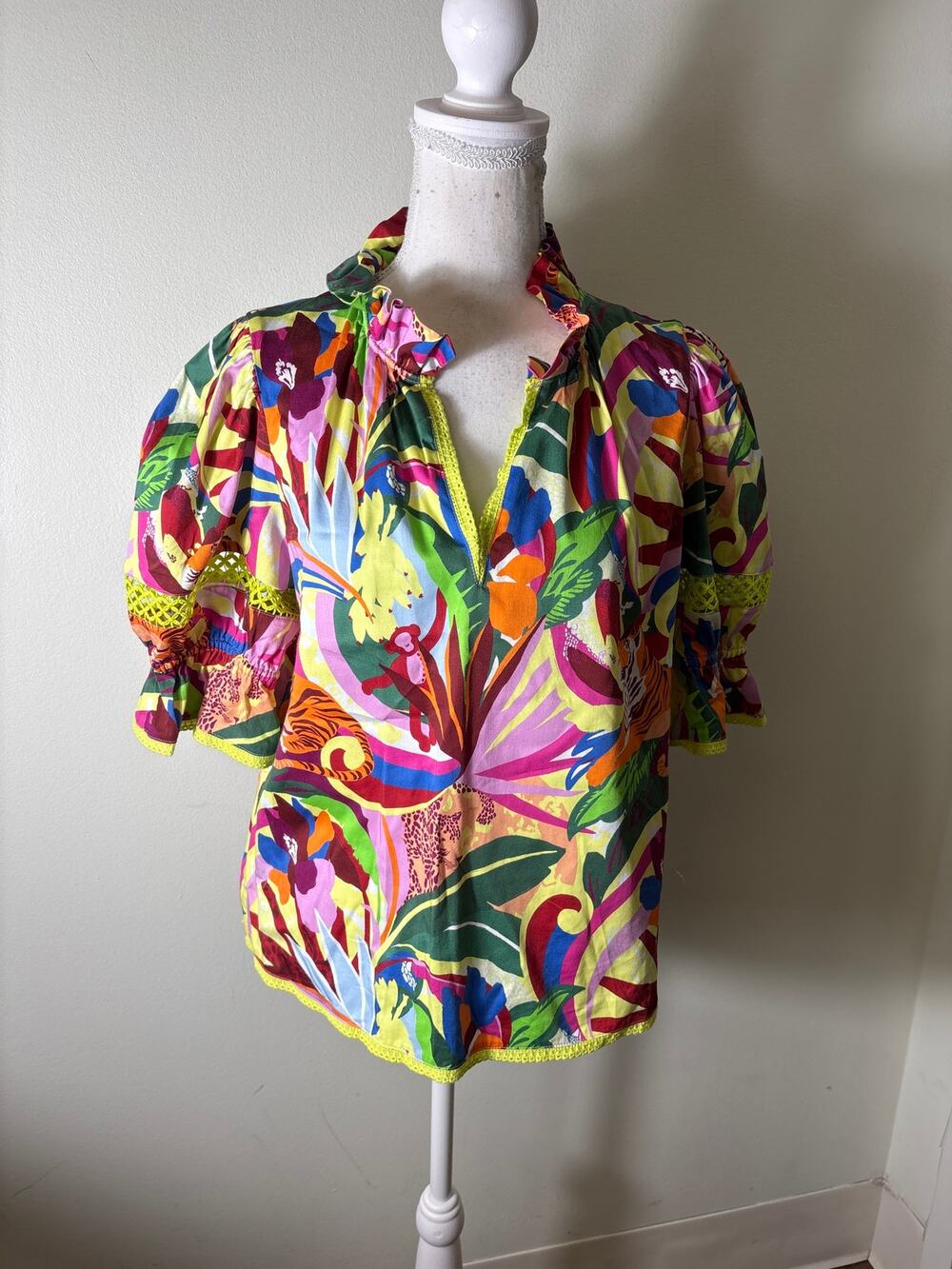 Alden Adair Multi Color Ruffle Trimmed Top Sz M